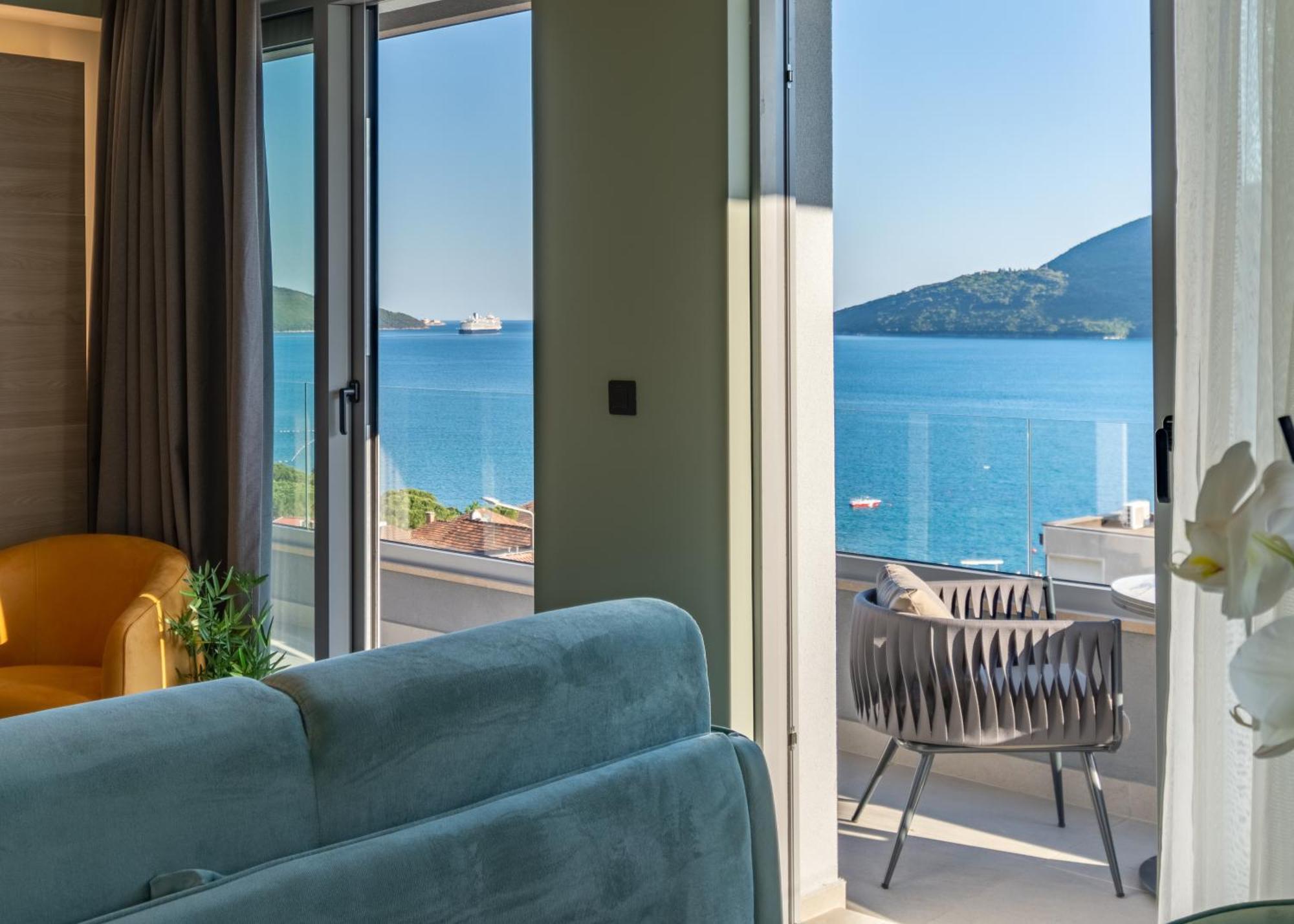 Garni Hotel Kruso Herceg Novi Eksteriør billede