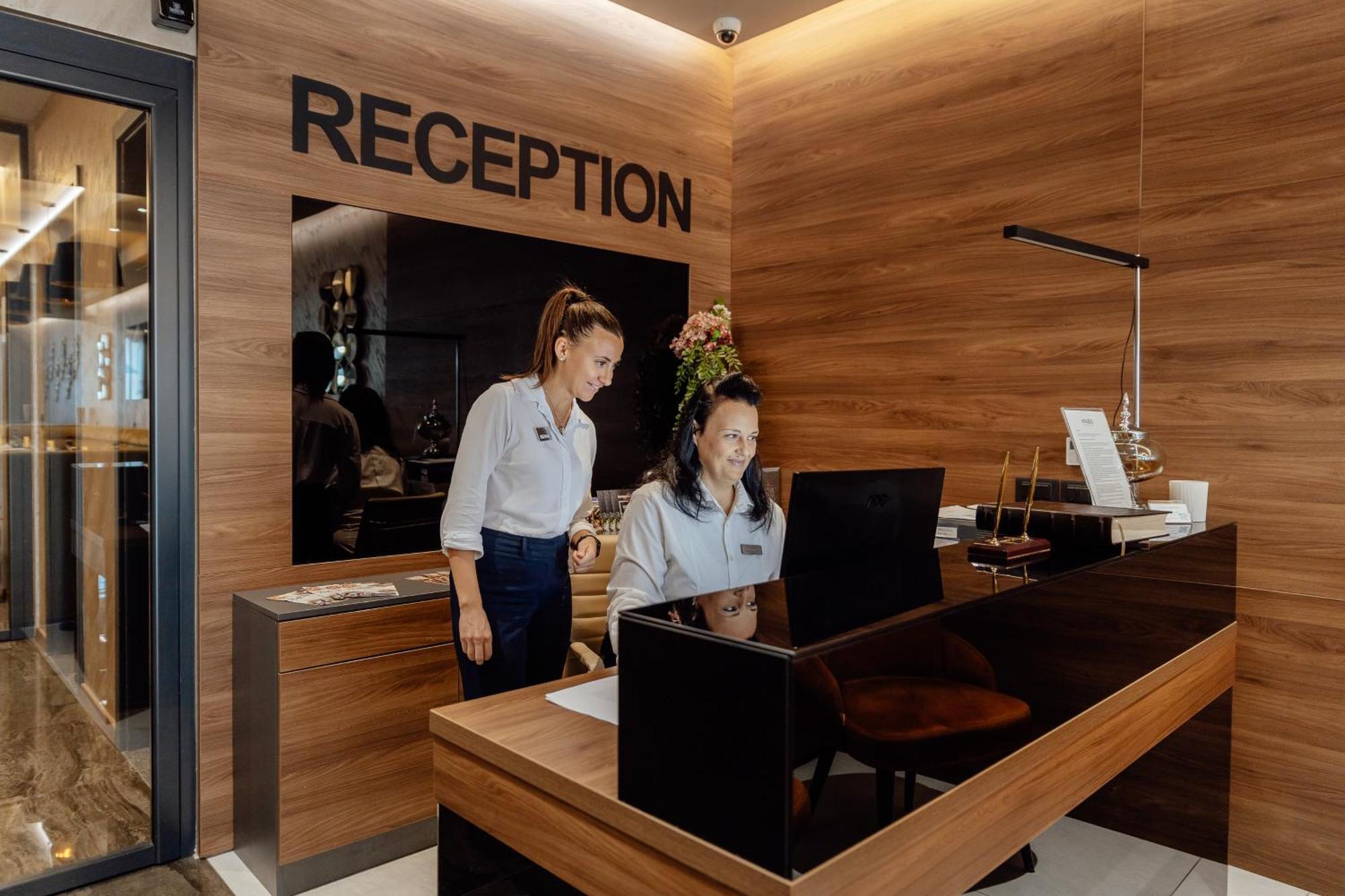 Garni Hotel Kruso Herceg Novi Eksteriør billede